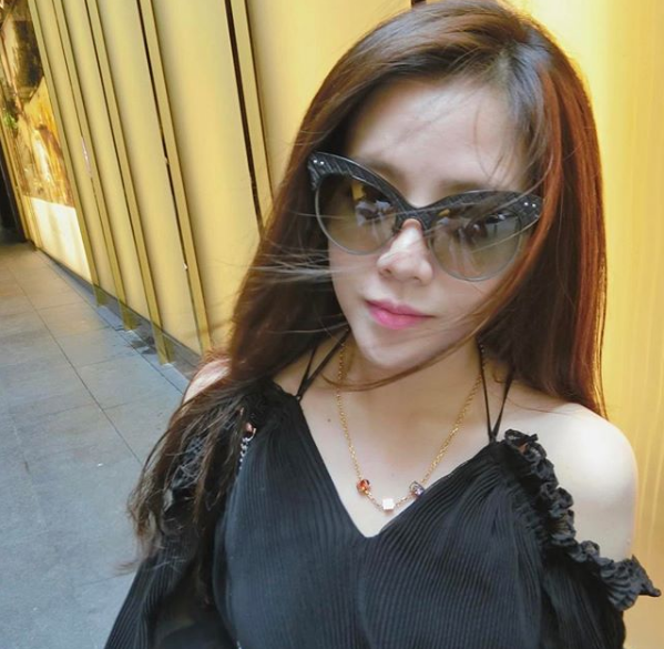 Em gái Ông Cao Thắng gần 30 mà vẫn trẻ xinh, thảnh thơi tận hưởng cuộc sống độc thân sang chảnh Em gái Ông Cao Thắng gần 30 mà vẫn trẻ xinh, thảnh thơi tận hưởng cuộc sống độc thân sang chảnh